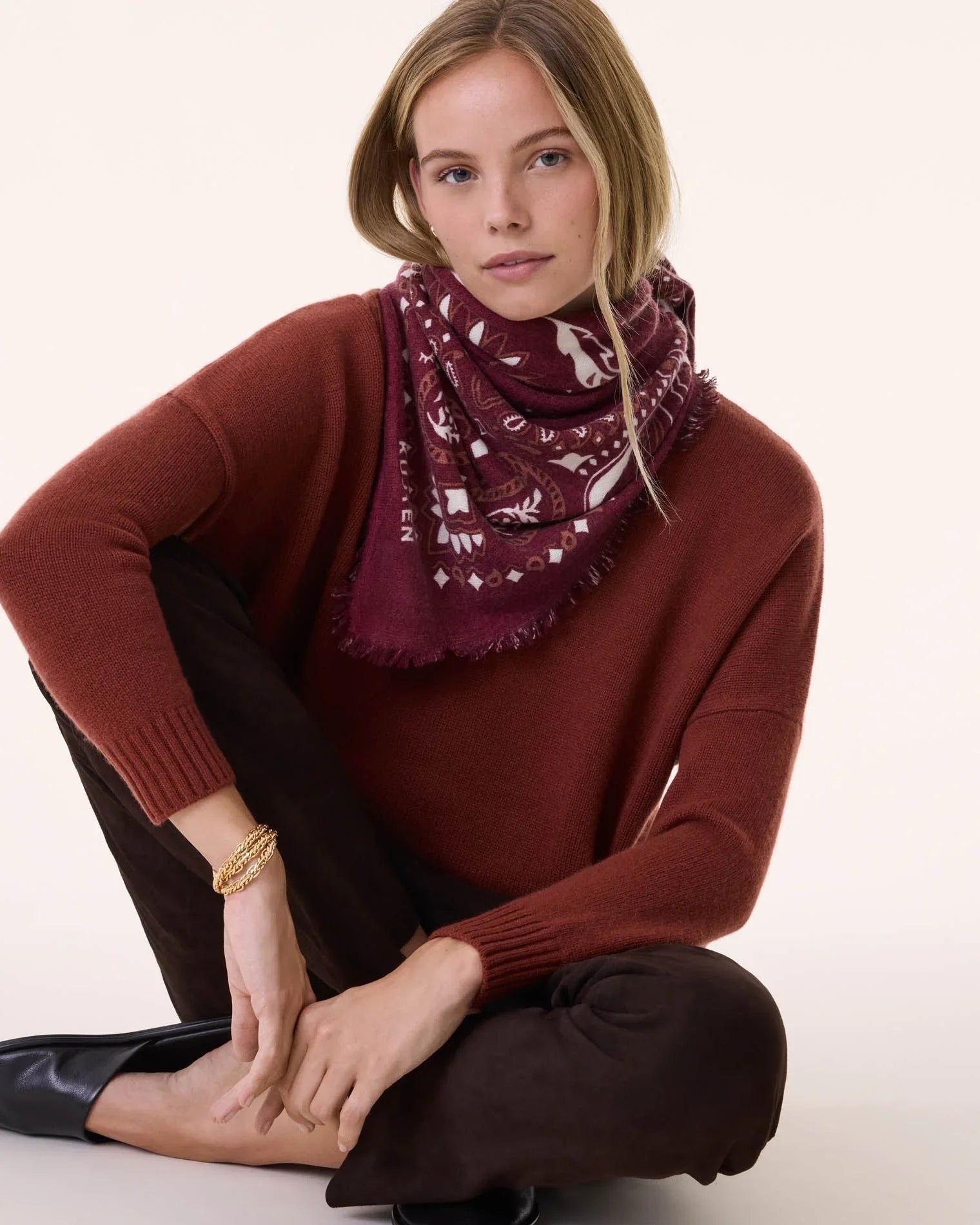 KUJTEN Large Bandana Hachiko Feather Bico Burgundy - Bandana
