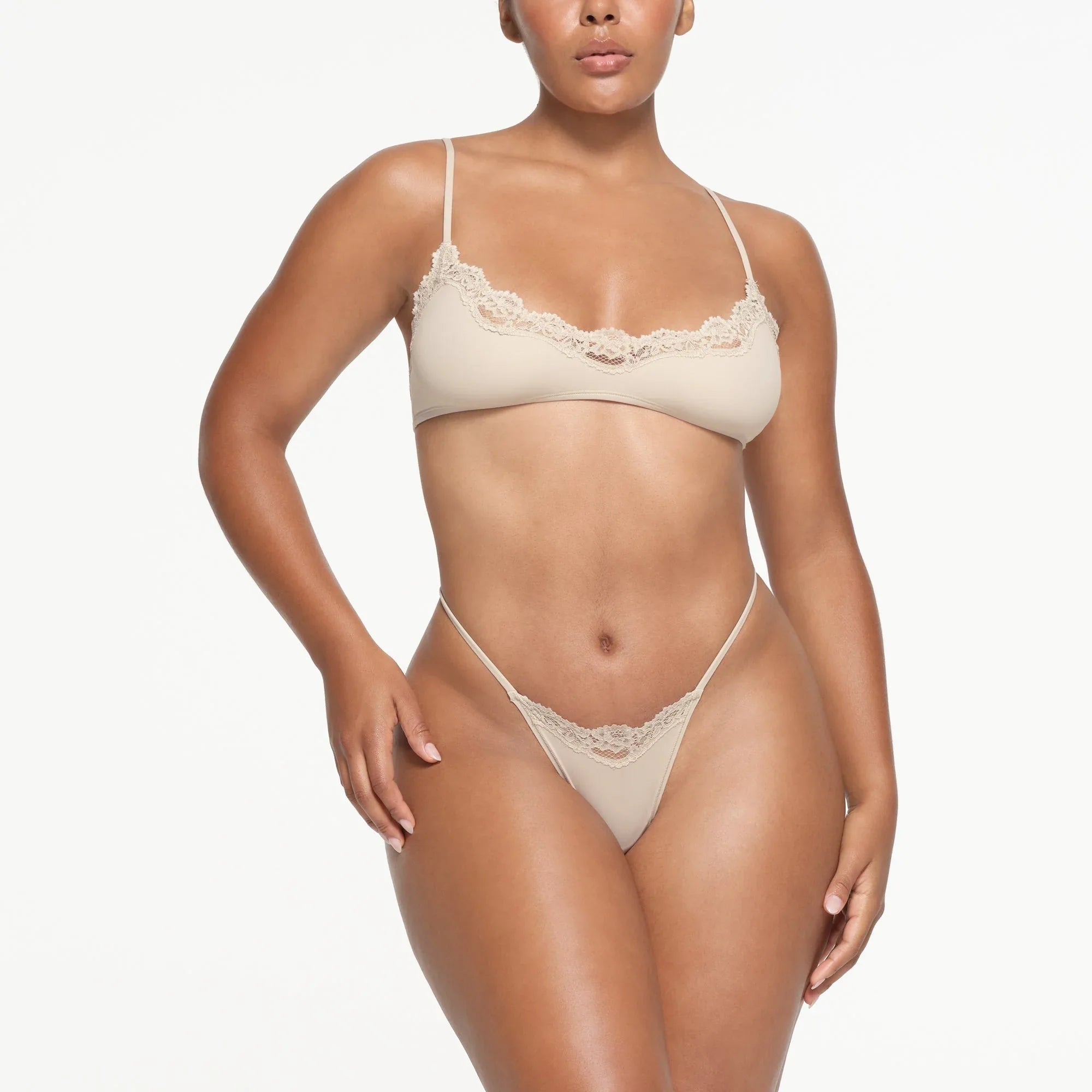 SKIMS FITS EVERYBODY LACE SCOOP BRALETTE | STONE - SÜTYEN