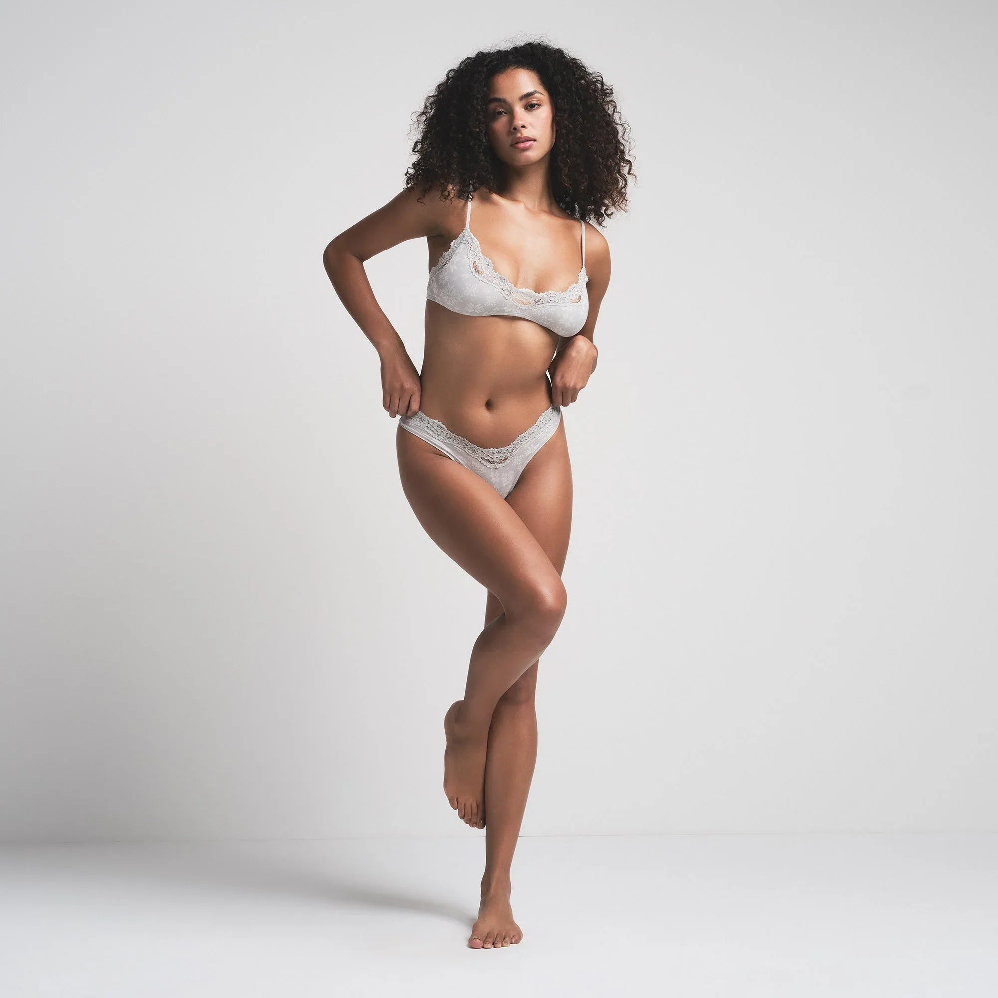 SKIMS FITS EVERYBODY LACE SCOOP BRALETTE 2-PACK | PLATINUM SNOWFLAKE FAIR ISLE AND SPRUCE - SÜTYEN