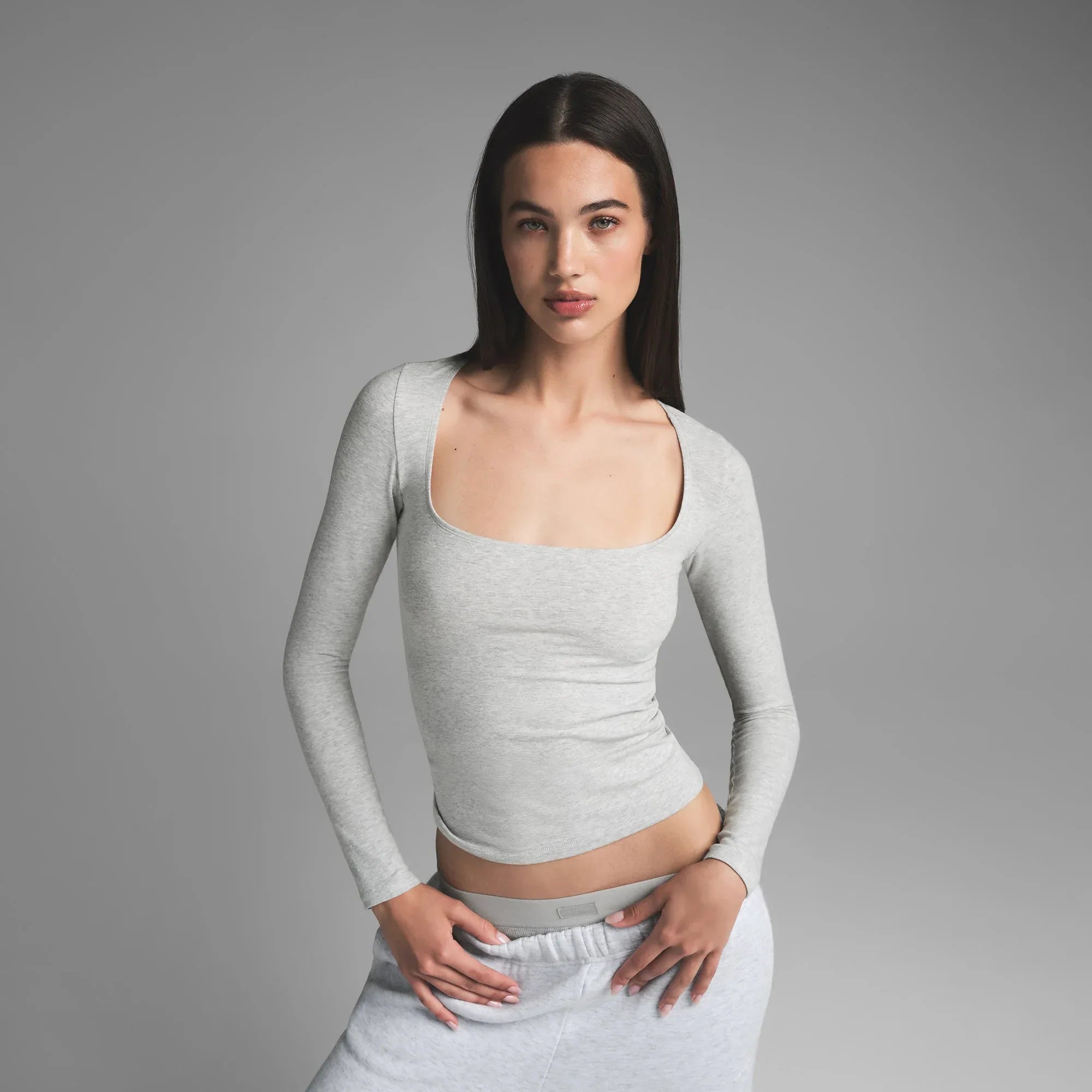 SKIMS COTTON JERSEY SCOOP NECK LONG SLEEVE TOP | LIGHT HEATHER GREY - TİŞÖRT