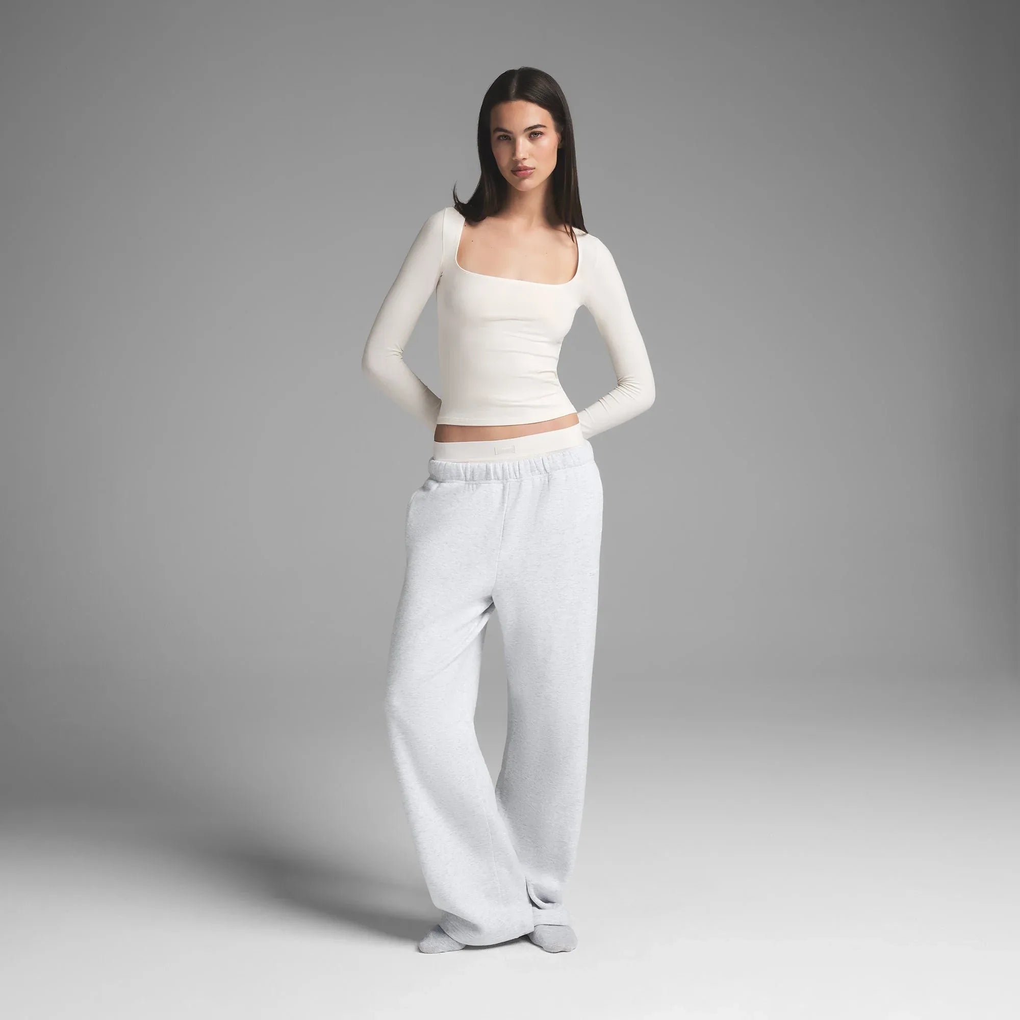 SKIMS COTTON JERSEY SCOOP NECK LONG SLEEVE TOP | MARBLE - TİŞÖRT