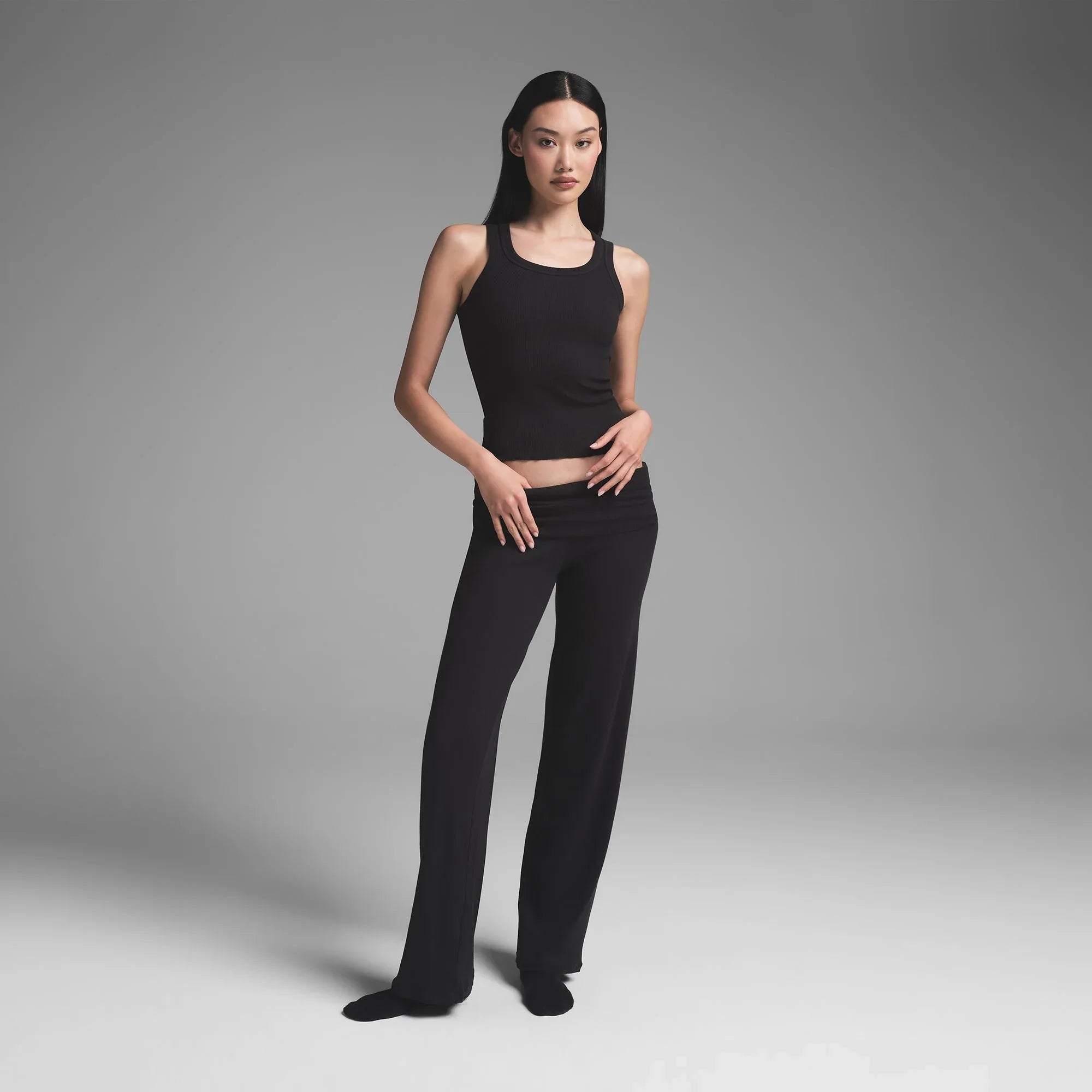 SKIMS COTTON RIB SCOOP NECK TANK | SOOT - TİŞÖRT