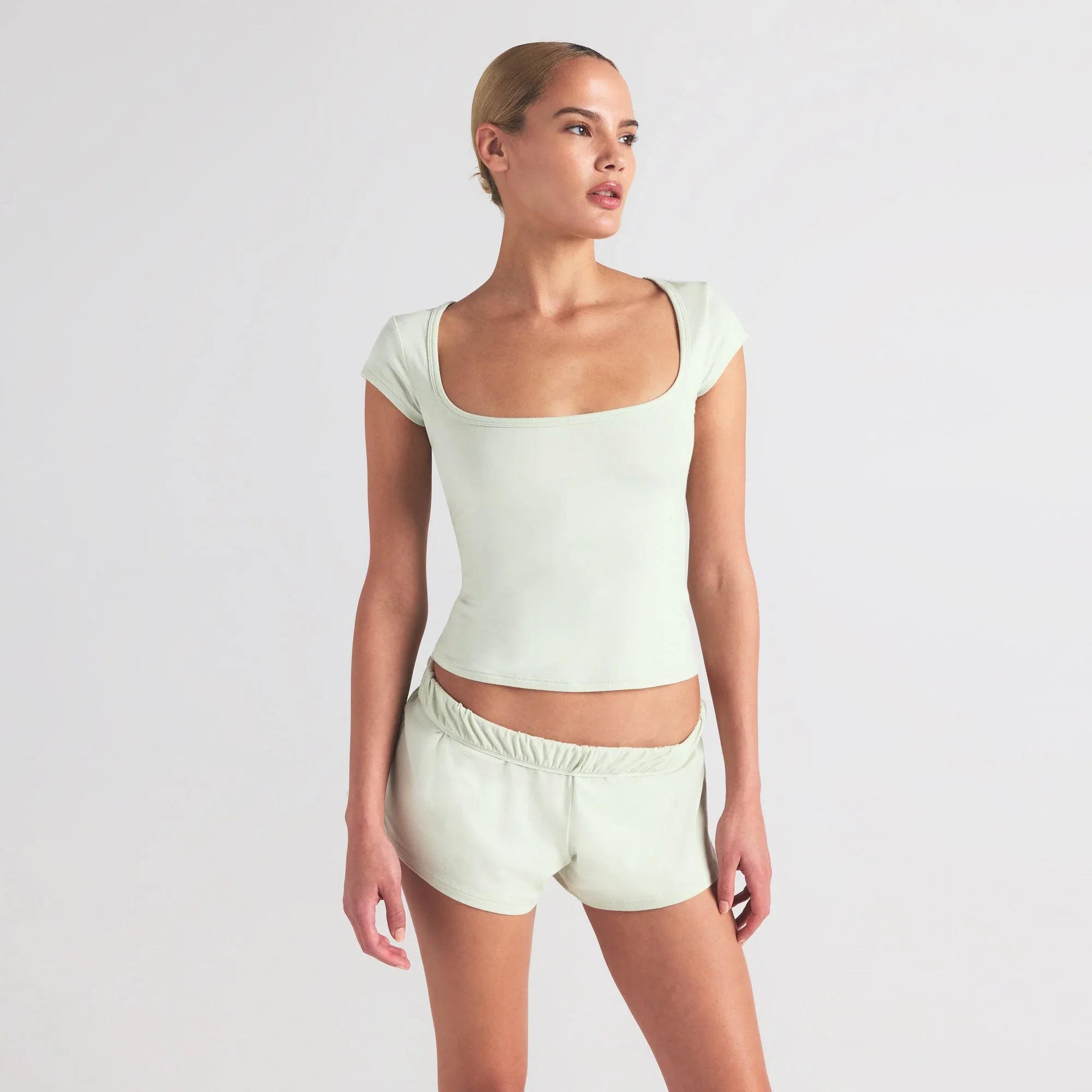 SKIMS COTTON JERSEY SCOOP NECK T-SHIRT | SPEARMINT - TİŞÖRT
