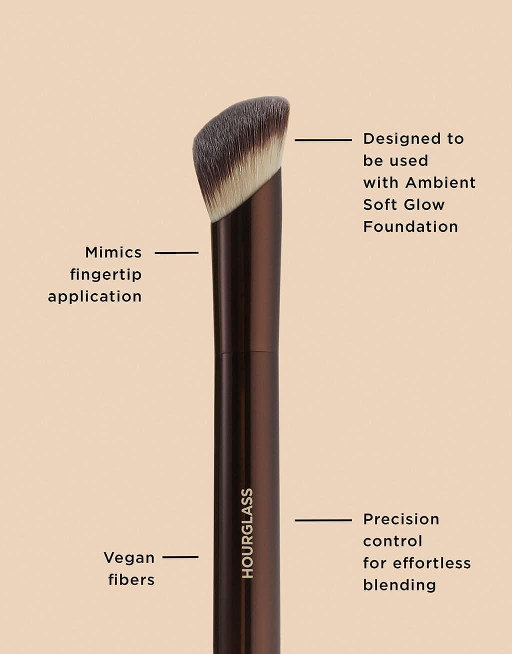 Hourglass Ambient Soft Glow Foundation Brush - Föndoten Fırçası